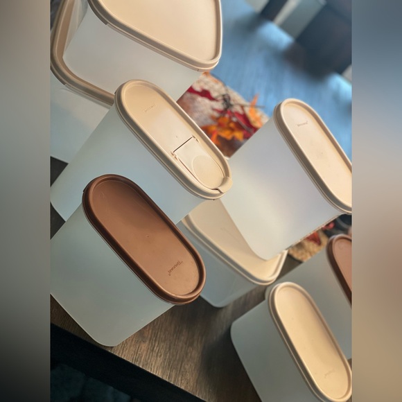 Vintage Tupperware … various sizes .. all in excellent condition - Picture 2 of 2